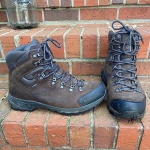 Brown leather hiking boots. Nearly new.